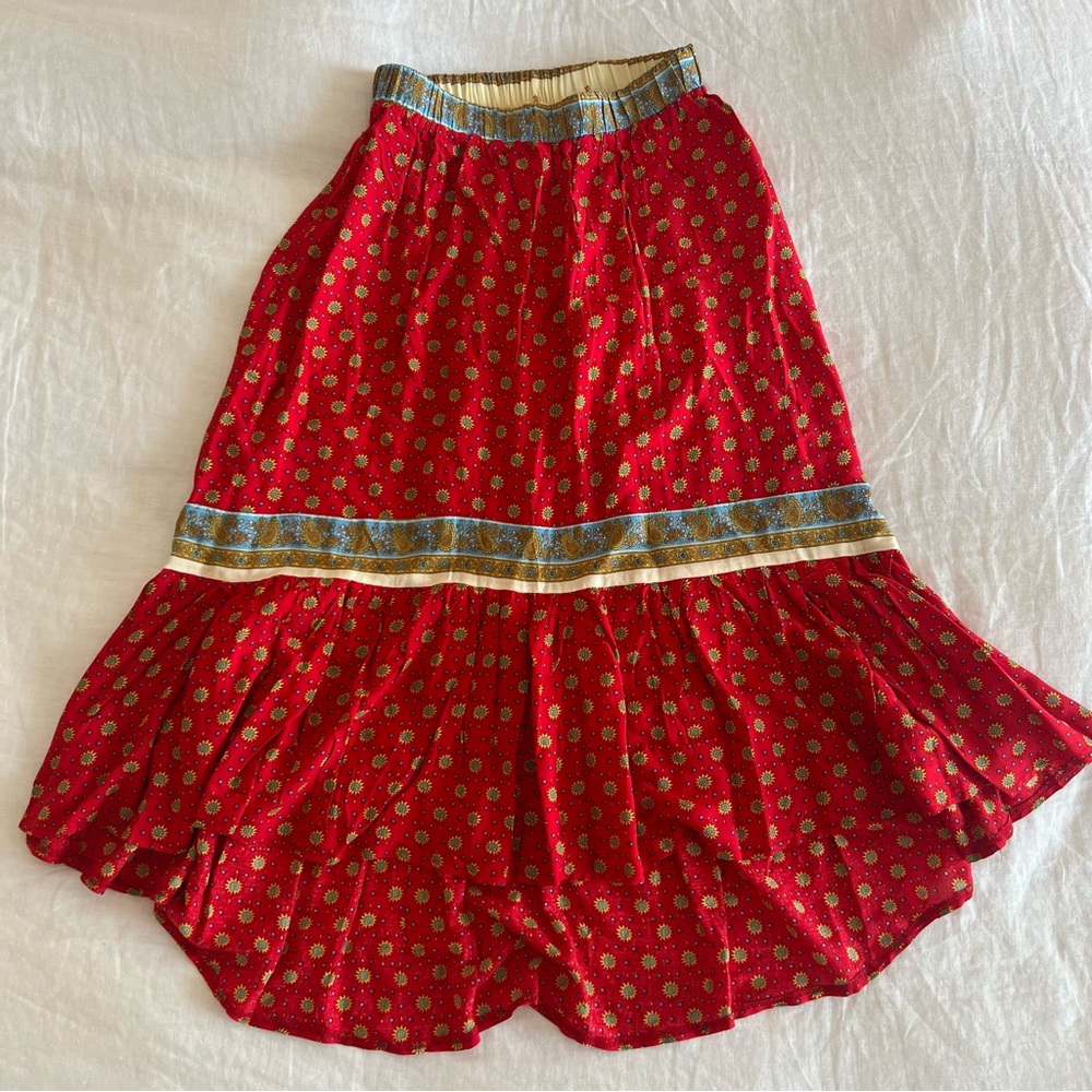 SISTERS OF THE TRIBE Petite Floral Print Ruffle Tie Front Crop Top & Midi Skirt - Picture 14 of 16
